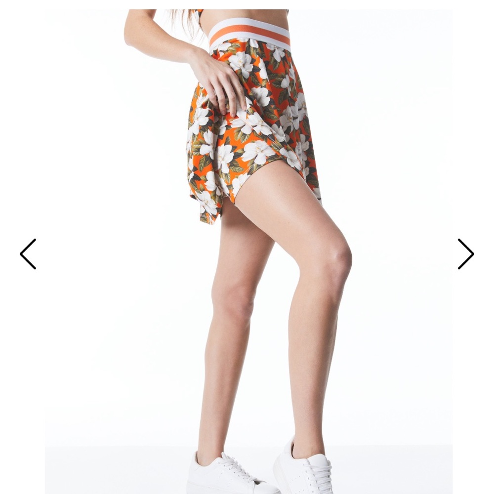 Alice + Olivia -BLAISE TRAPEZE MINI SKORT- Size M